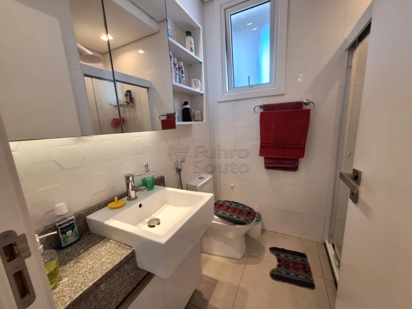 Comprar Apartamento / Padr&atilde;o em Pelotas R$ 380.000,00 - Foto 6