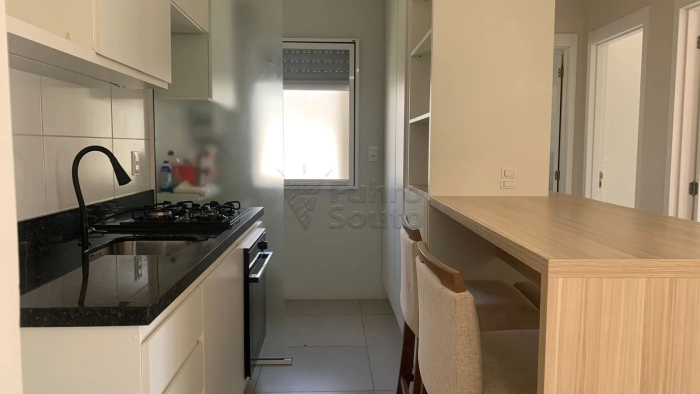 Comprar Apartamento / Padr&atilde;o em Pelotas R$ 330.000,00 - Foto 3