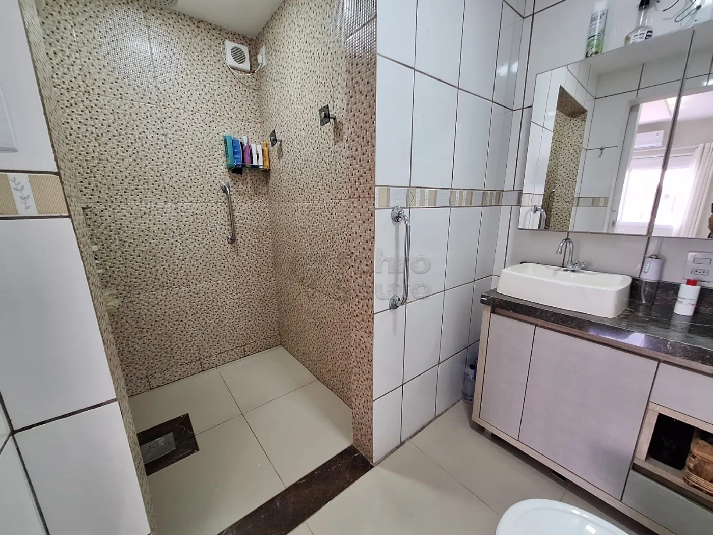 Comprar Casa / Padr&atilde;o em Pelotas R$ 540.000,00 - Foto 11