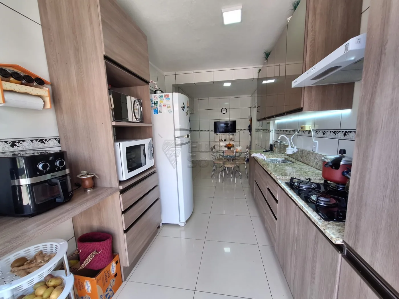 Comprar Casa / Padr&atilde;o em Pelotas R$ 540.000,00 - Foto 6