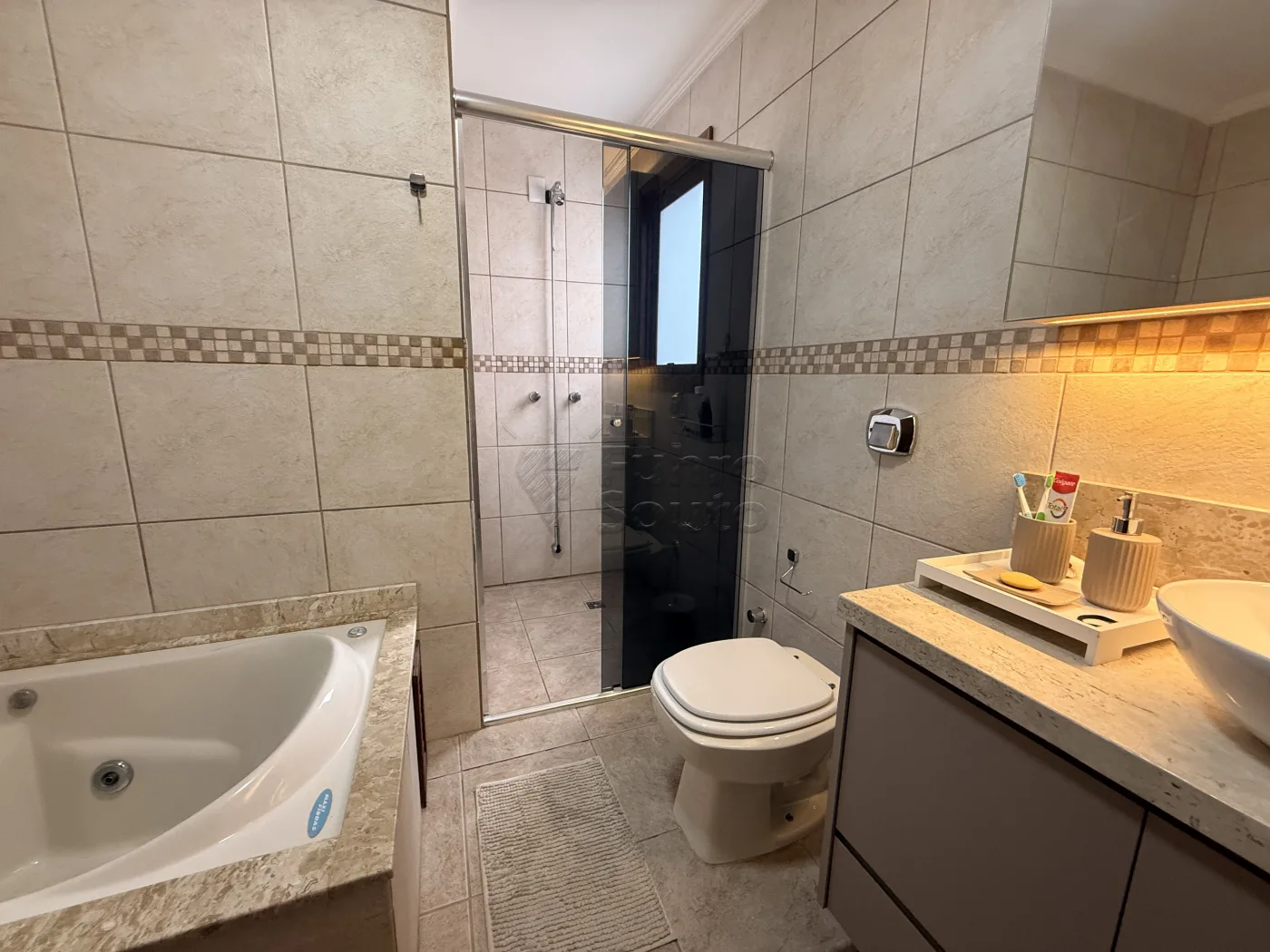 Comprar Apartamento / Padr&atilde;o em Pelotas R$ 850.000,00 - Foto 14