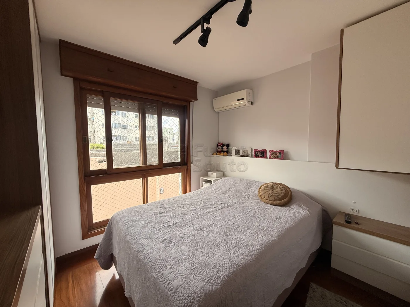 Comprar Apartamento / Padr&atilde;o em Pelotas R$ 850.000,00 - Foto 11