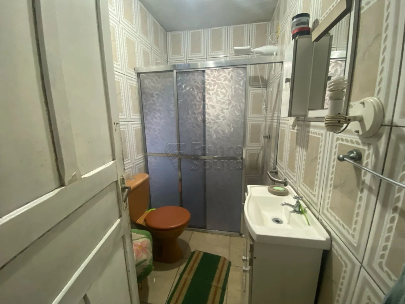 Comprar Casa / Padr&atilde;o em Pelotas R$ 210.000,00 - Foto 7