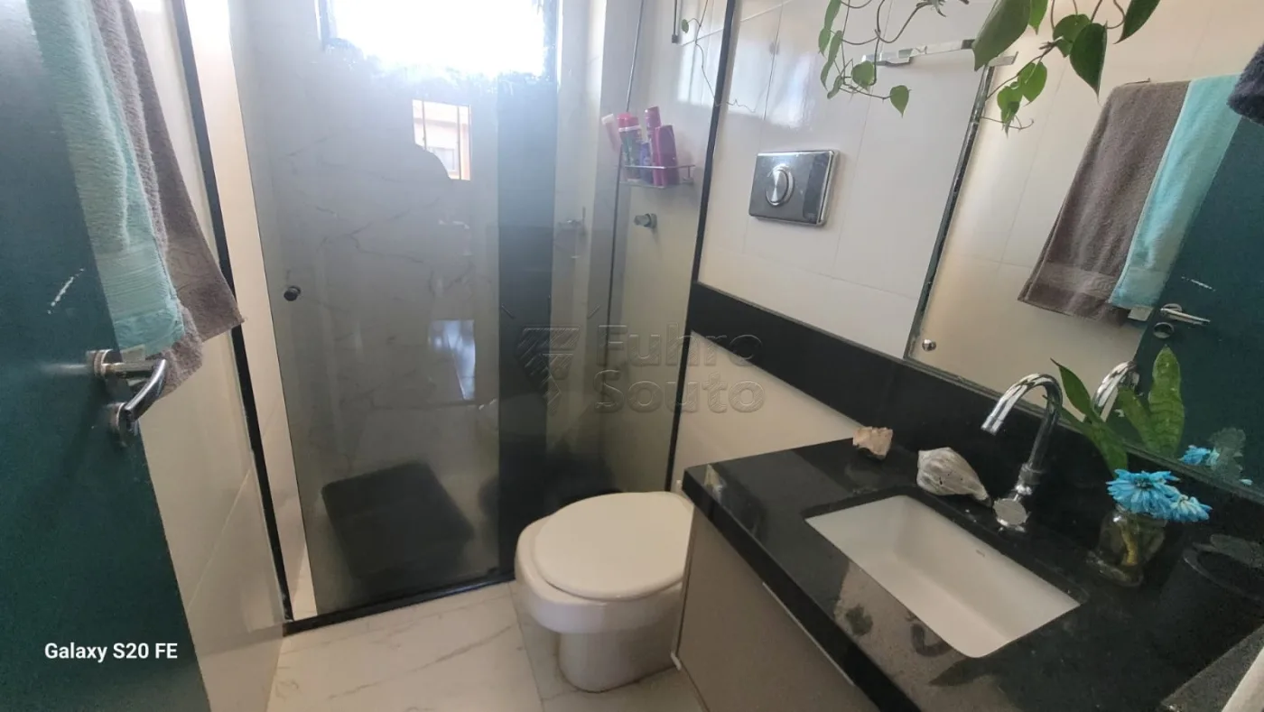Comprar Apartamento / Padr&atilde;o em Pelotas R$ 175.000,00 - Foto 5