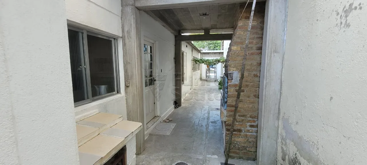 Comprar Casa / Padr&atilde;o em Pelotas R$ 742.000,00 - Foto 4