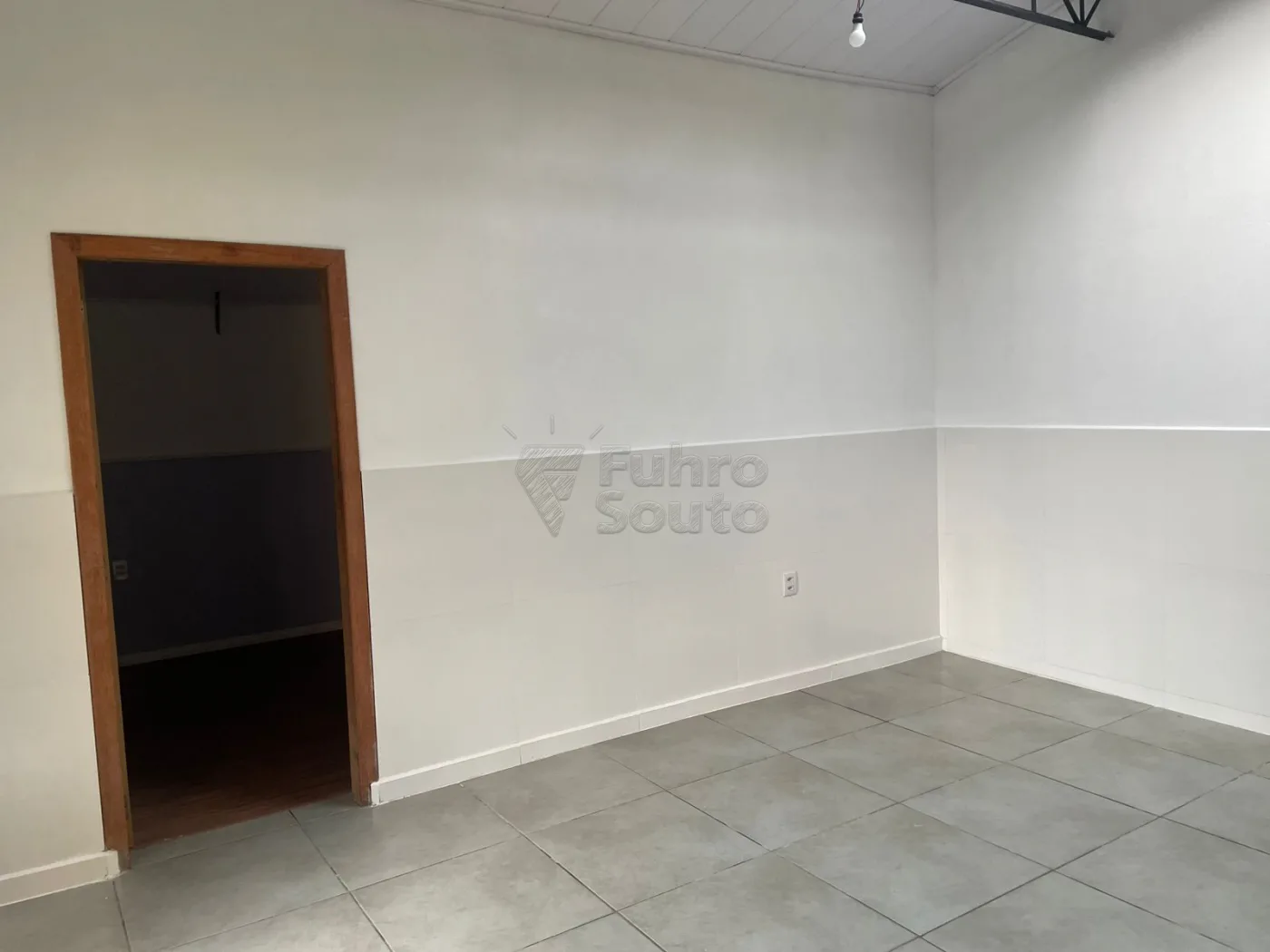 Comprar Casa / Padr&atilde;o em Pelotas R$ 425.600,00 - Foto 4