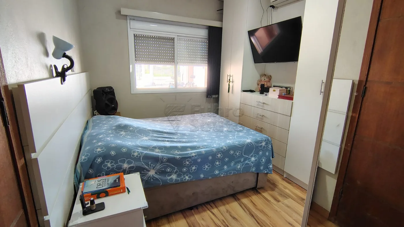 Comprar Casa / Padr&atilde;o em Pelotas R$ 550.000,00 - Foto 5