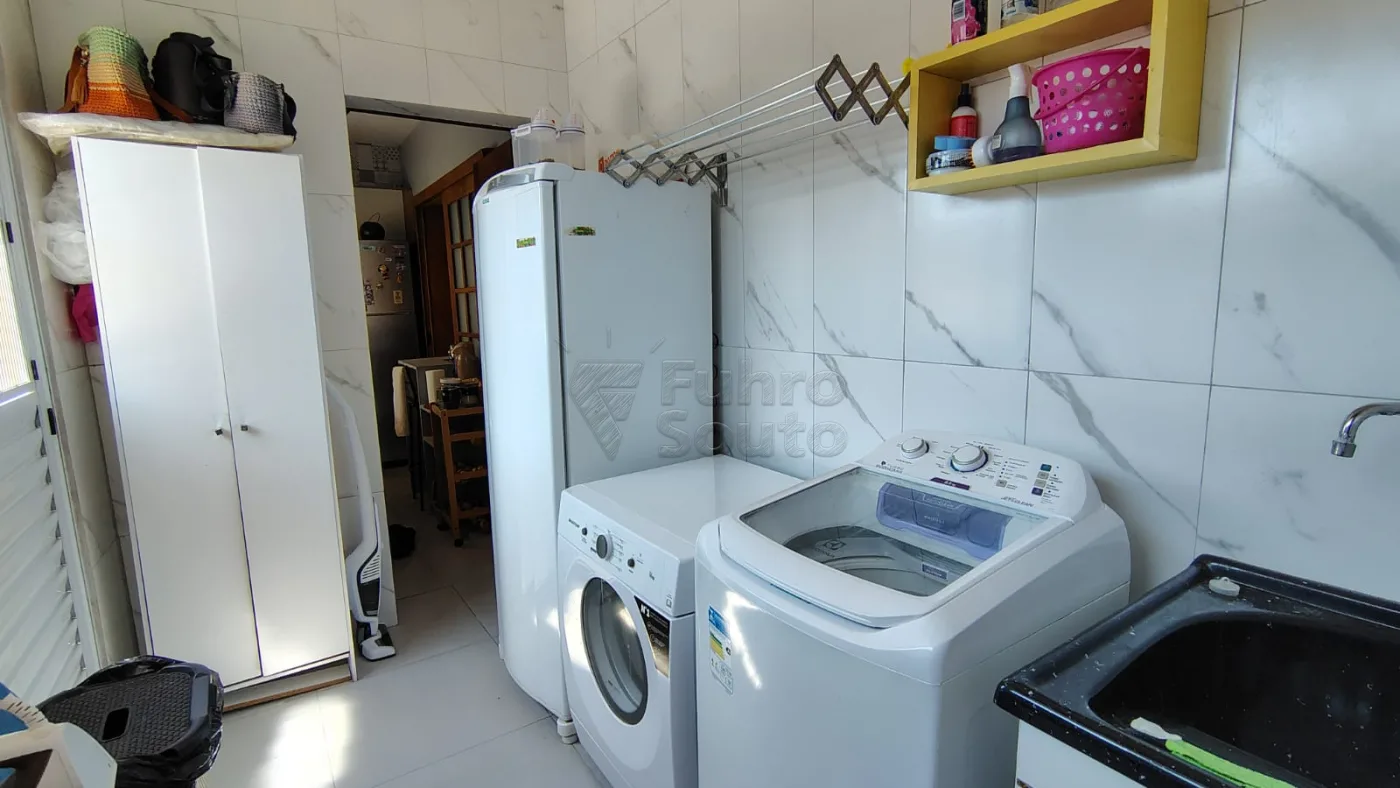 Comprar Casa / Padr&atilde;o em Pelotas R$ 550.000,00 - Foto 10