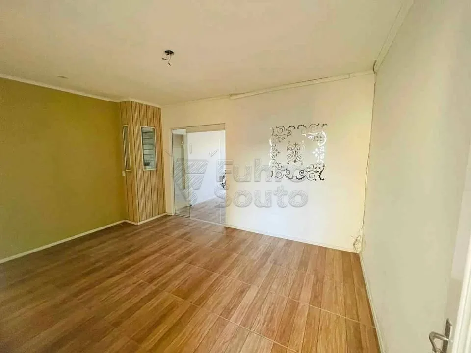 Comprar Casa / Condom&iacute;nio em Pelotas R$ 360.000,00 - Foto 1
