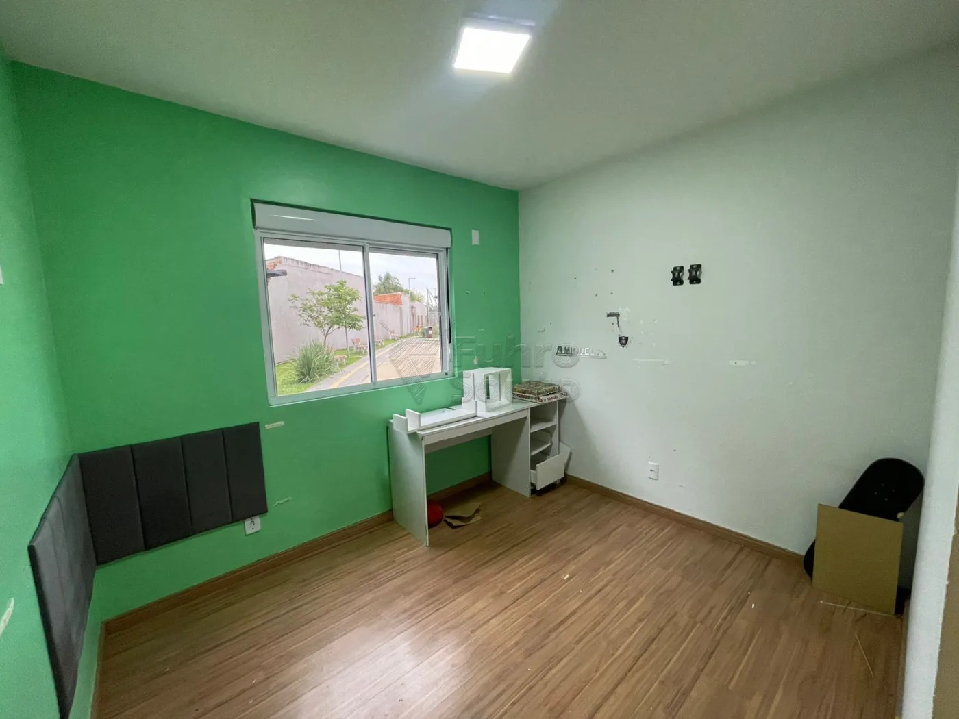 Comprar Apartamento / Padr&atilde;o em Pelotas R$ 165.000,00 - Foto 3