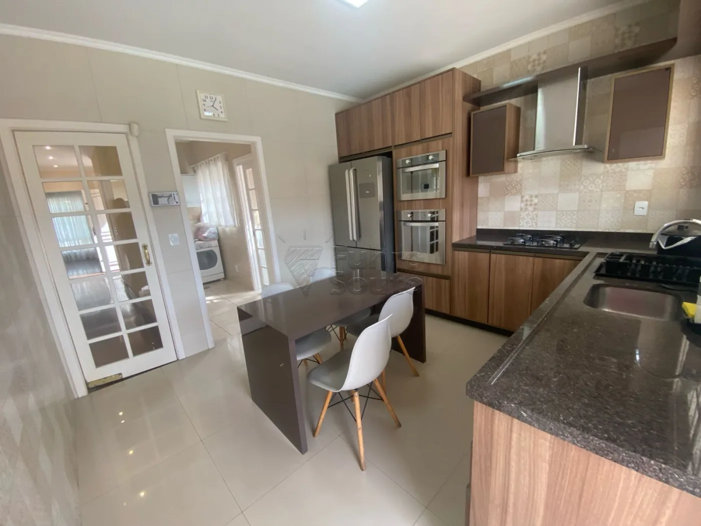 Comprar Casa / Padr&atilde;o em Pelotas R$ 1.250.000,00 - Foto 4