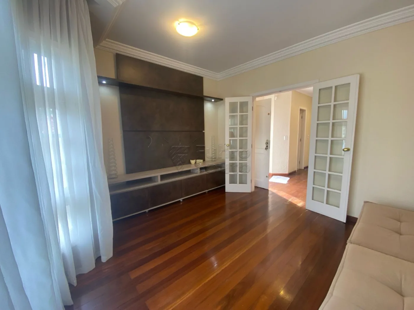 Comprar Casa / Padr&atilde;o em Pelotas R$ 1.250.000,00 - Foto 3