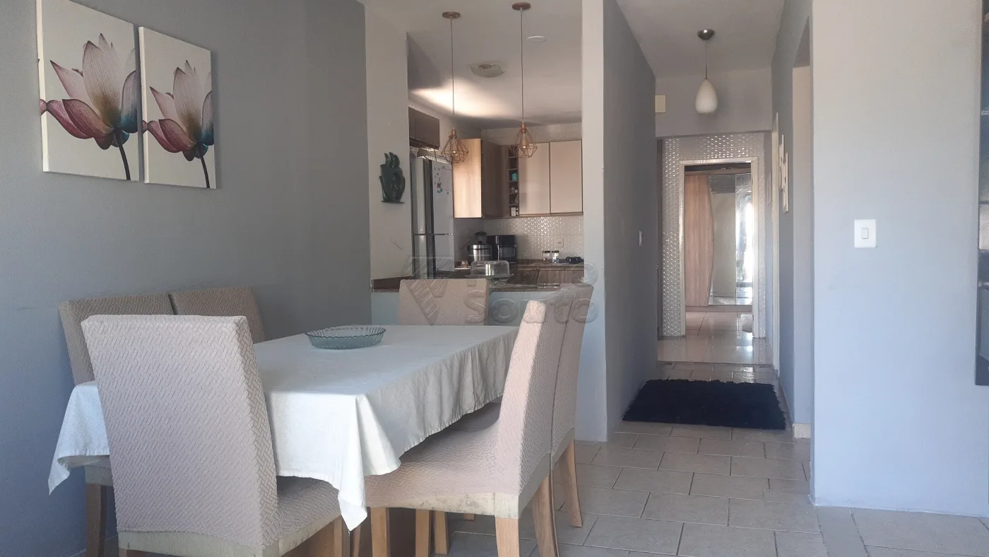 Comprar Casa / Padr&atilde;o em Pelotas R$ 425.000,00 - Foto 3