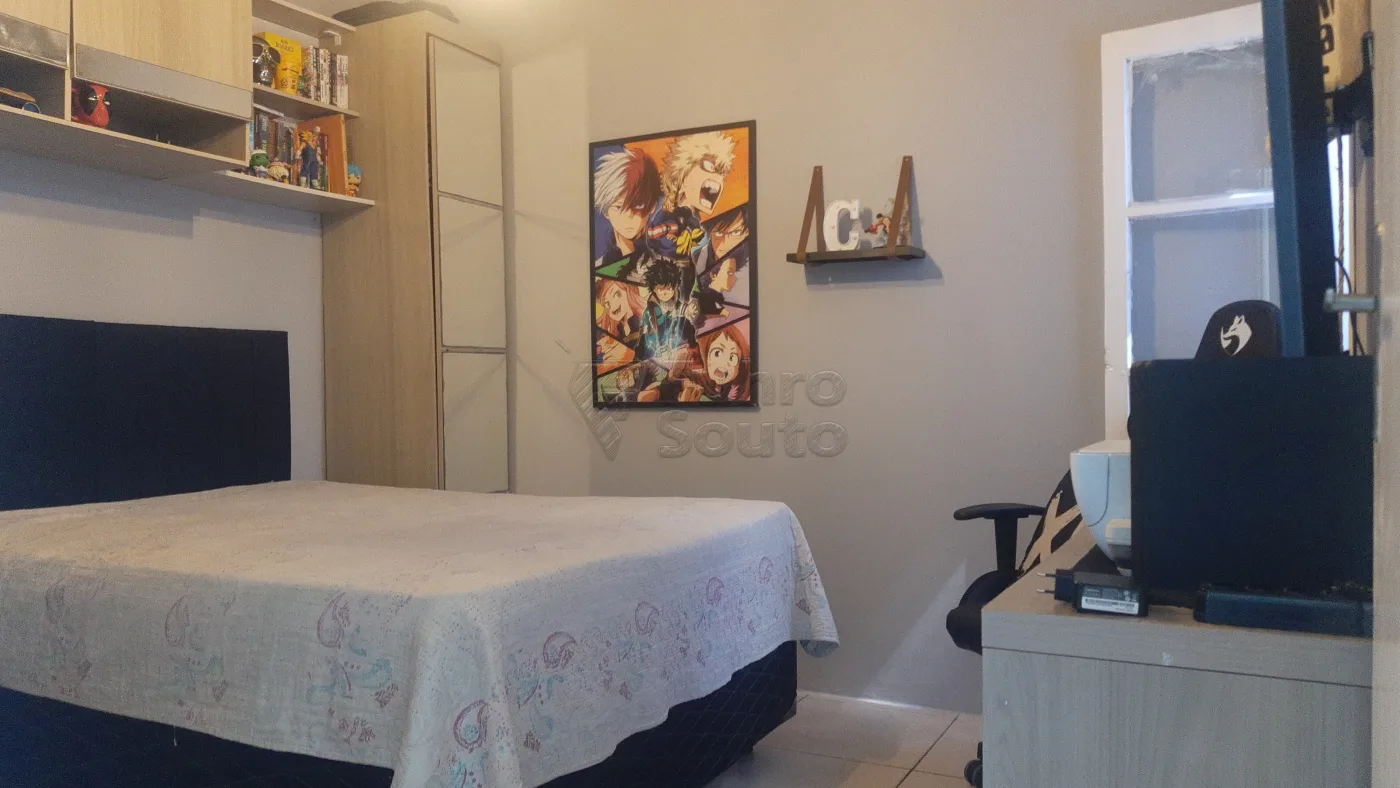 Comprar Casa / Padr&atilde;o em Pelotas R$ 425.000,00 - Foto 6