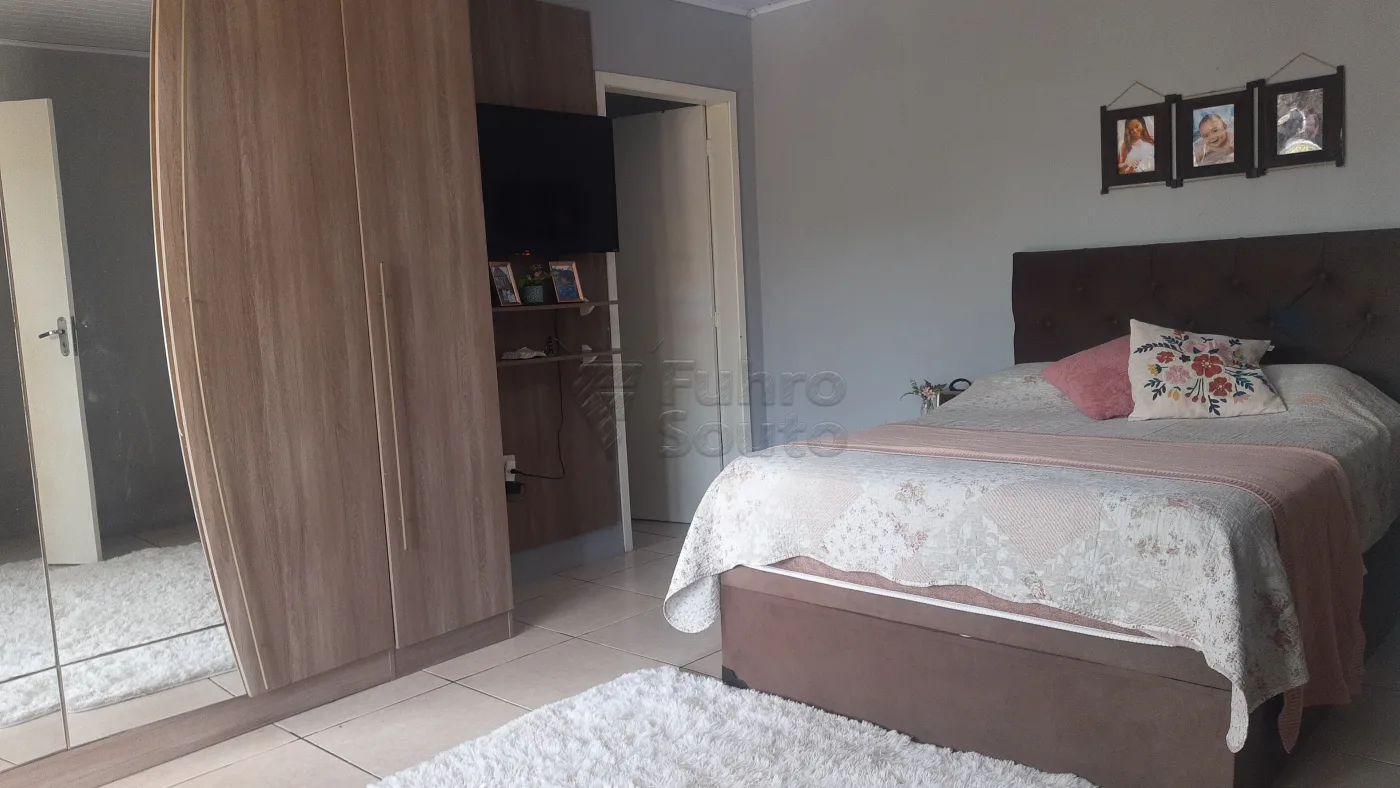 Comprar Casa / Padr&atilde;o em Pelotas R$ 425.000,00 - Foto 7