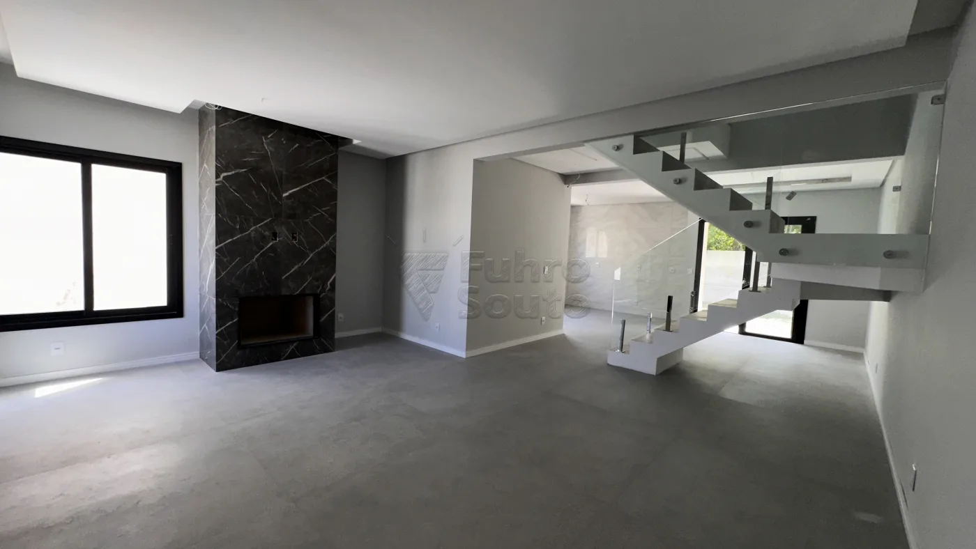 Comprar Casa / Padr&atilde;o em Pelotas R$ 710.000,00 - Foto 2