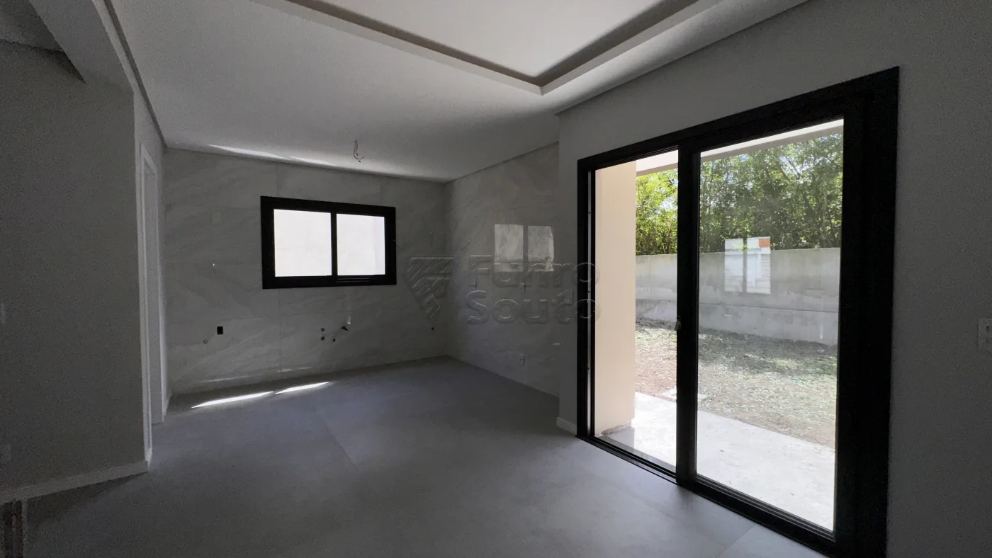 Comprar Casa / Padr&atilde;o em Pelotas R$ 710.000,00 - Foto 5