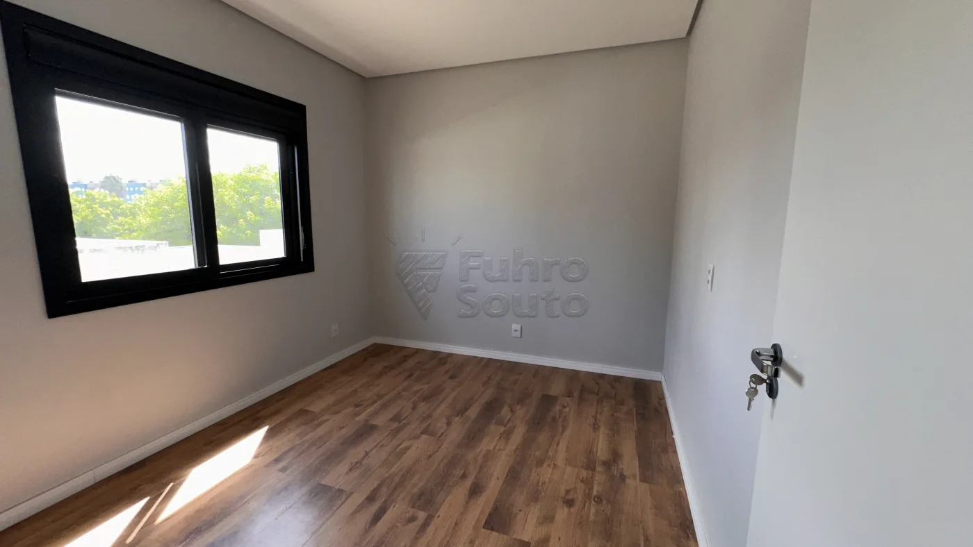 Comprar Casa / Padr&atilde;o em Pelotas R$ 710.000,00 - Foto 7