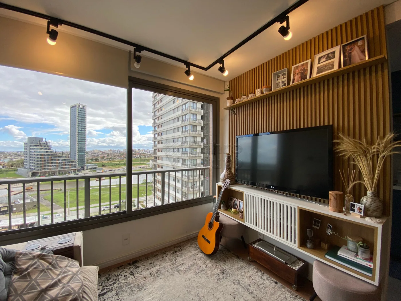 Comprar Apartamento / Padr&atilde;o em Pelotas R$ 649.000,00 - Foto 2