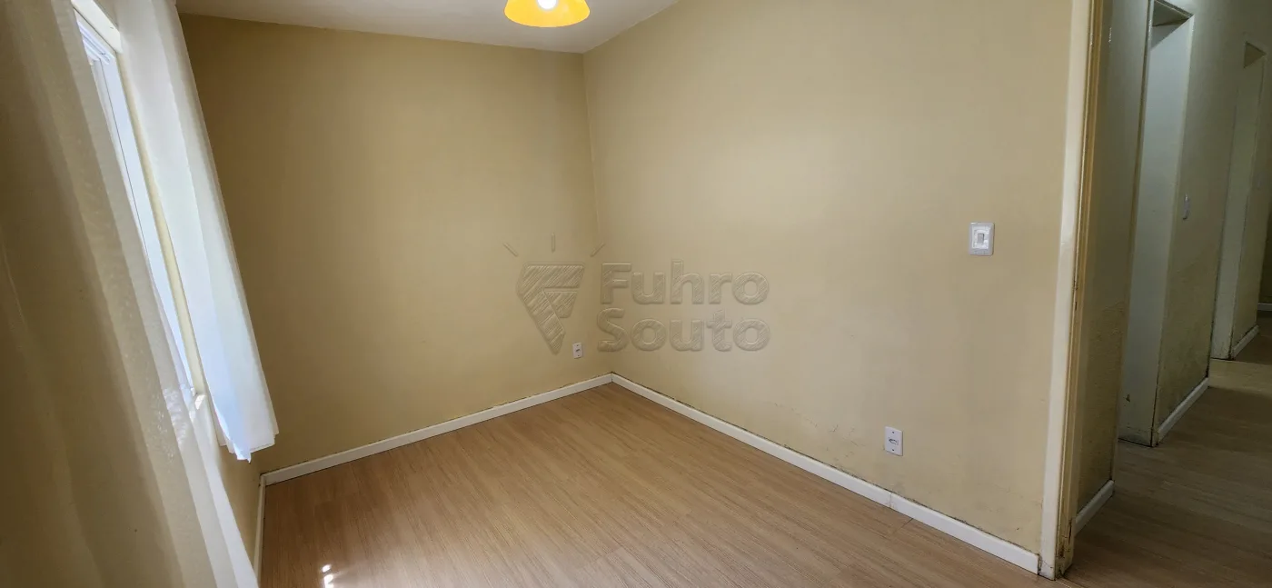 Comprar Apartamento / Padr&atilde;o em Pelotas R$ 212.000,00 - Foto 6