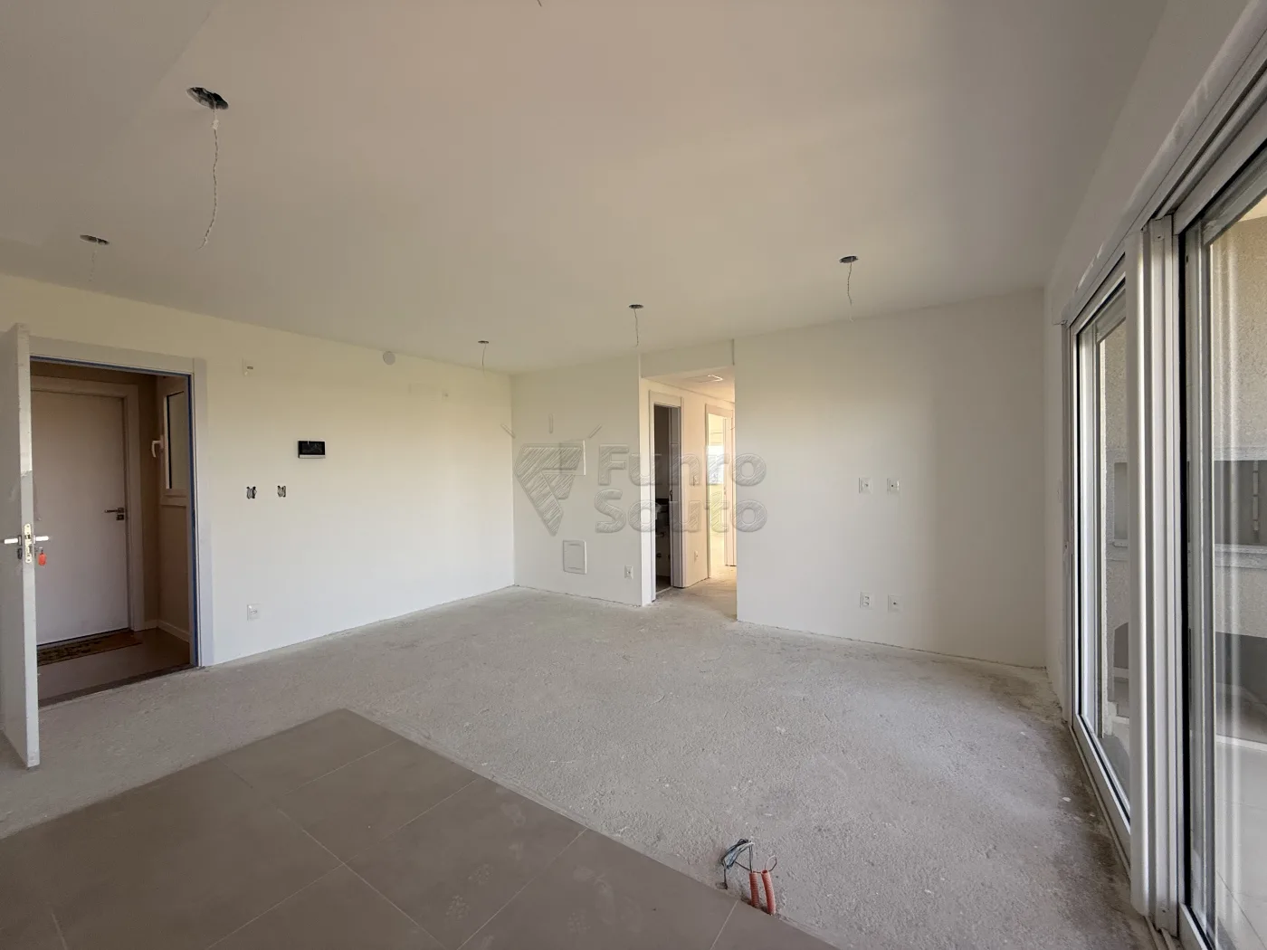 Comprar Apartamento / Padr&atilde;o em Pelotas R$ 560.000,00 - Foto 1