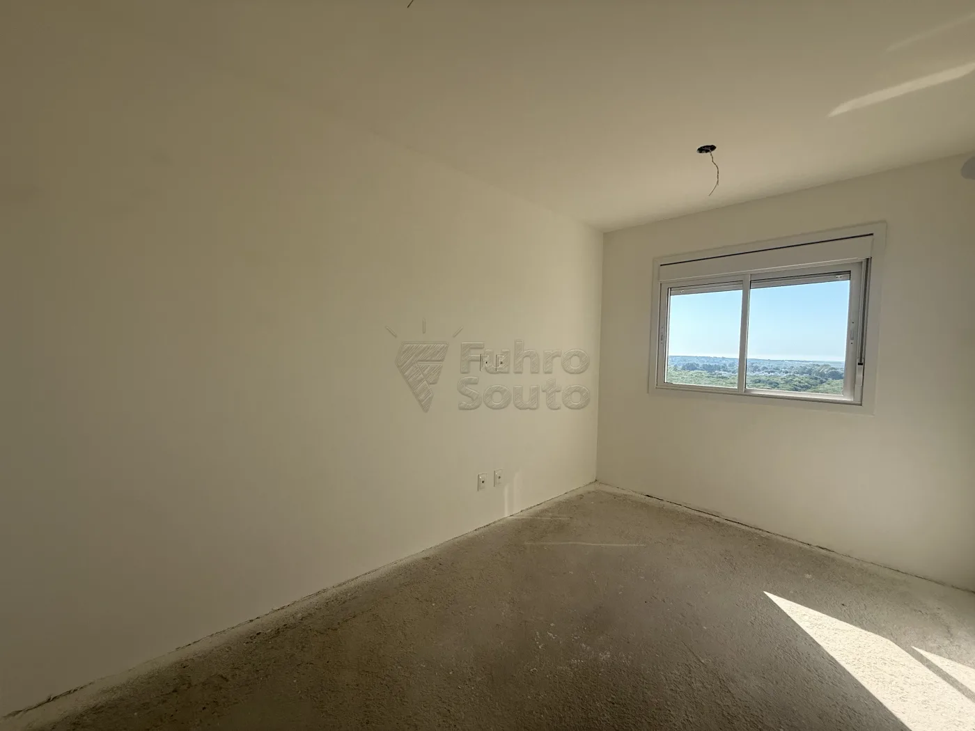 Comprar Apartamento / Padr&atilde;o em Pelotas R$ 560.000,00 - Foto 4