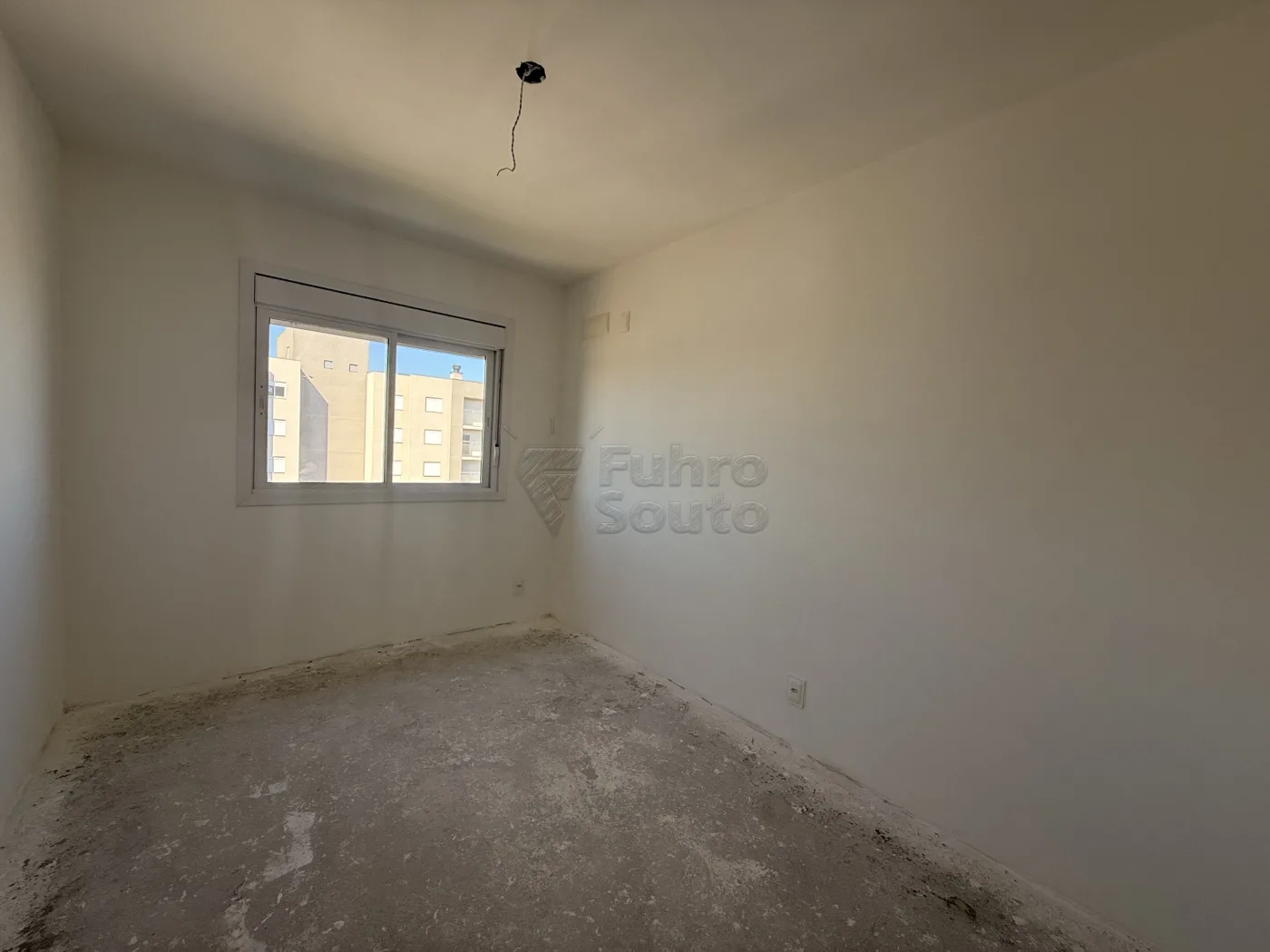 Comprar Apartamento / Padr&atilde;o em Pelotas R$ 450.000,00 - Foto 3