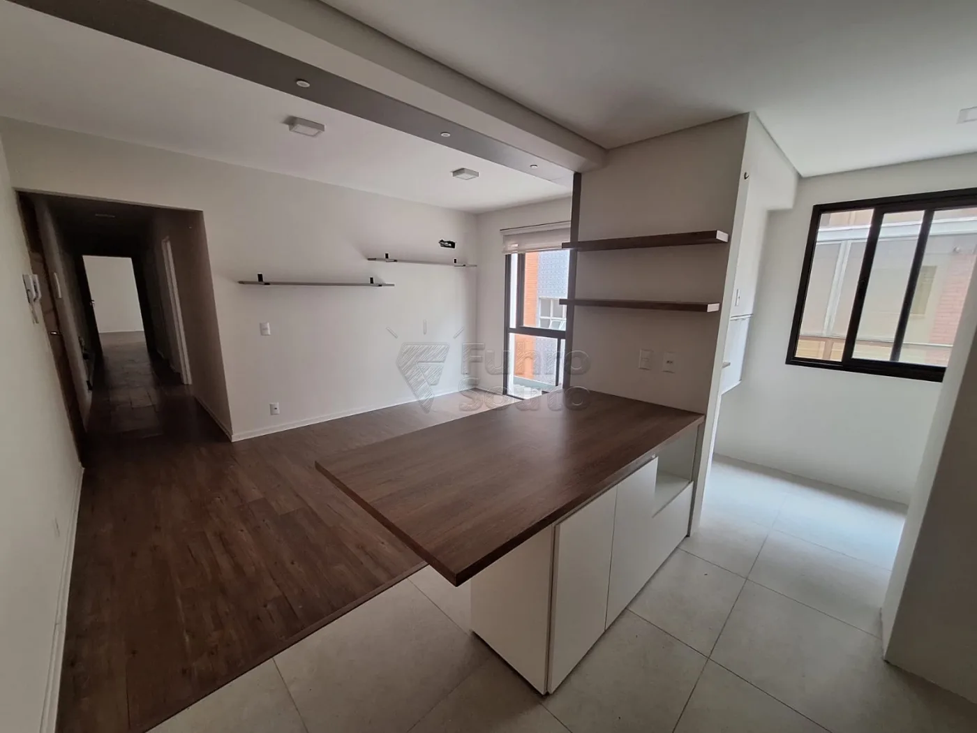 Comprar Apartamento / Padr&atilde;o em Pelotas R$ 560.000,00 - Foto 2