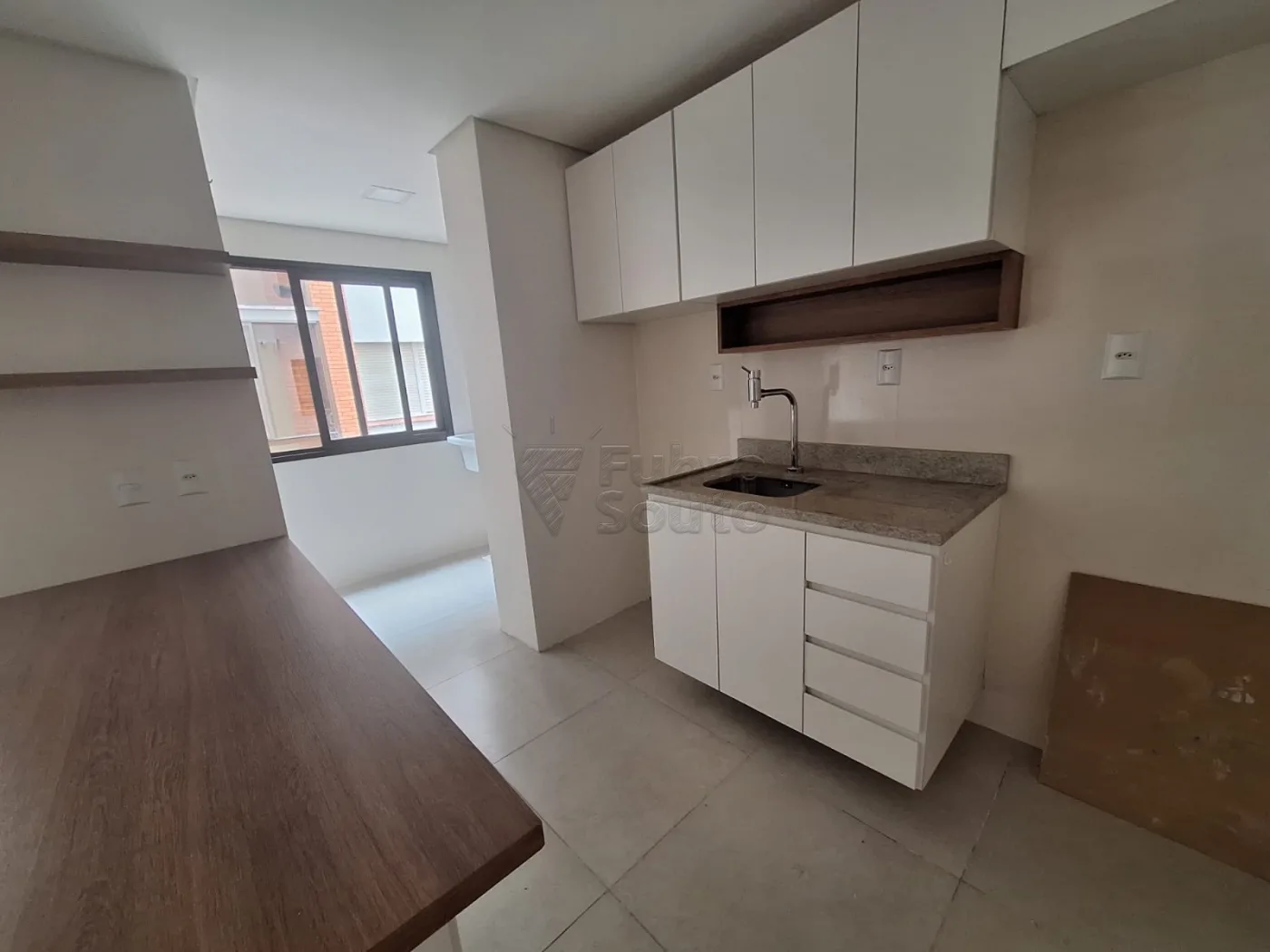 Comprar Apartamento / Padr&atilde;o em Pelotas R$ 560.000,00 - Foto 4
