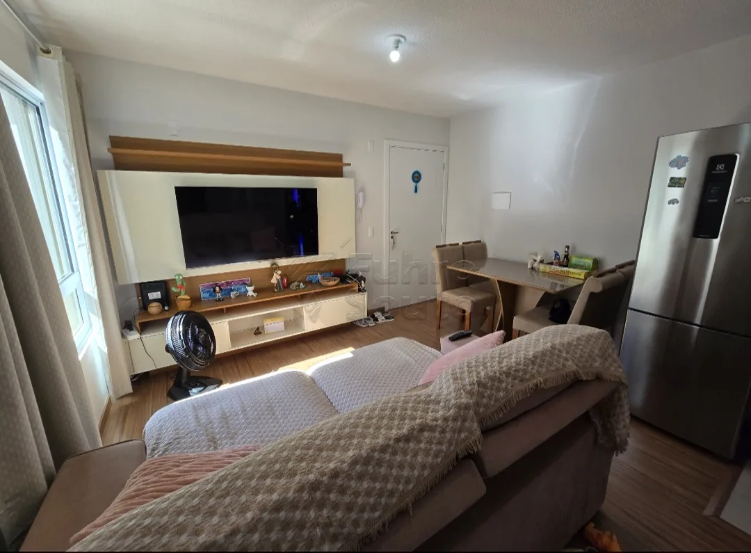 Comprar Apartamento / Padr&atilde;o em Pelotas R$ 152.000,00 - Foto 2