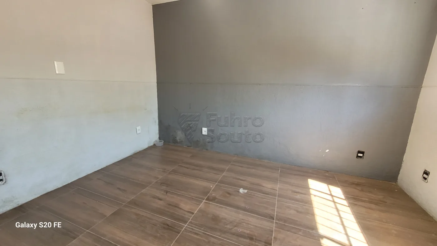 Comprar Casa / Padr&atilde;o em Pelotas R$ 395.000,00 - Foto 5