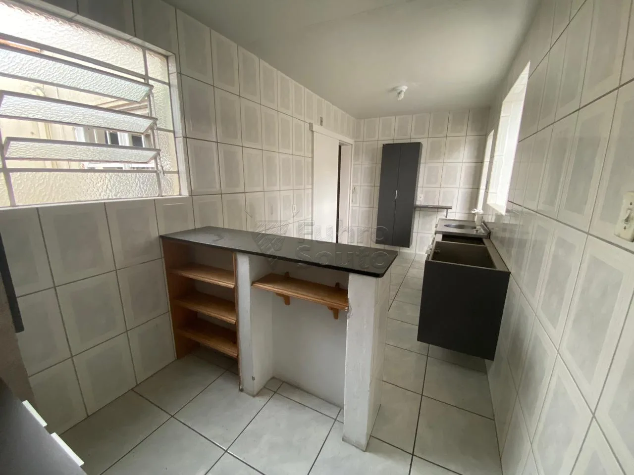 Comprar Apartamento / Padr&atilde;o em Pelotas R$ 250.000,00 - Foto 5