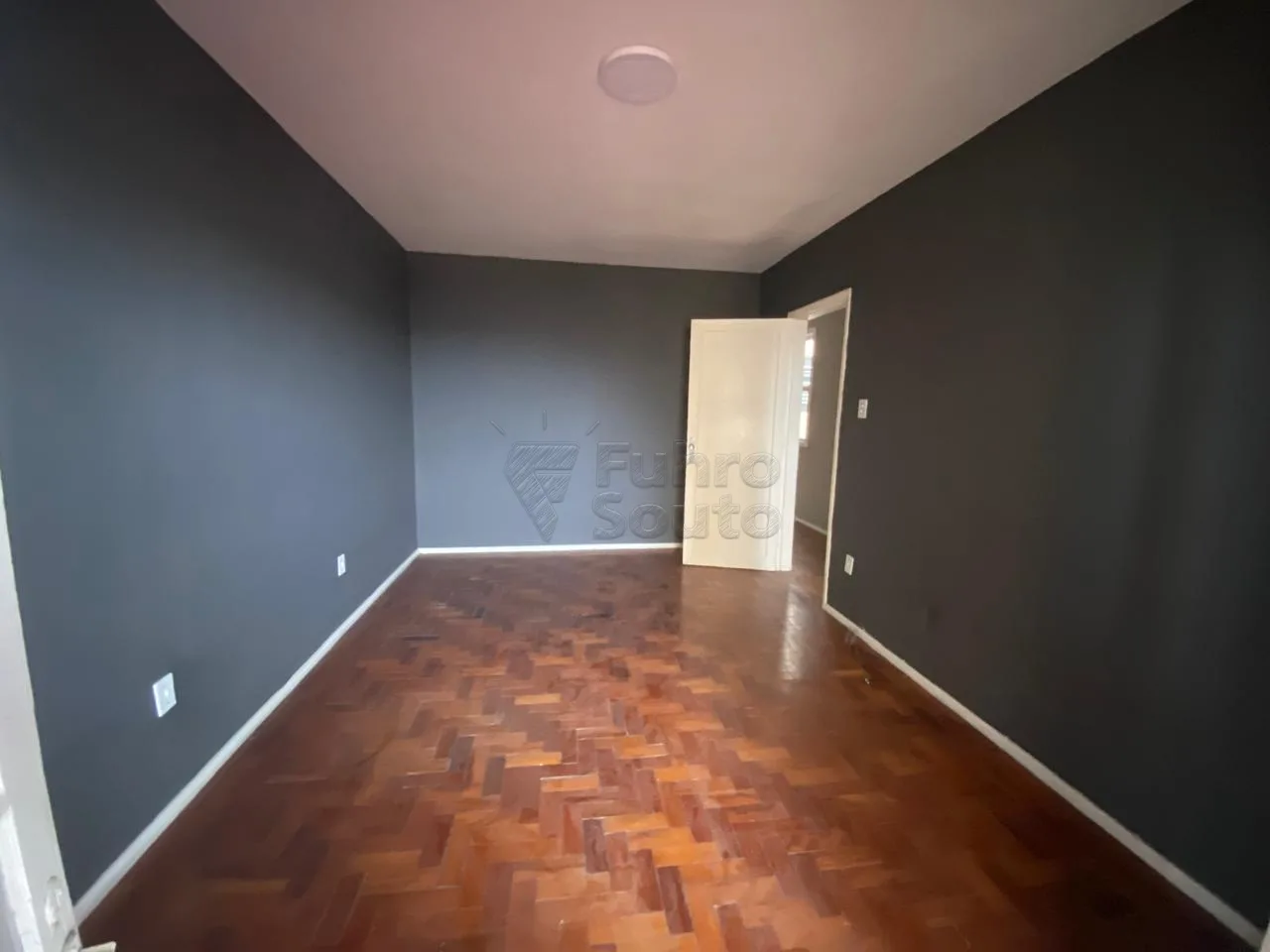 Comprar Apartamento / Padr&atilde;o em Pelotas R$ 250.000,00 - Foto 7