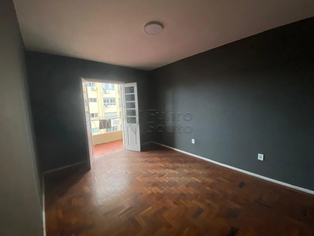 Comprar Apartamento / Padr&atilde;o em Pelotas R$ 250.000,00 - Foto 8