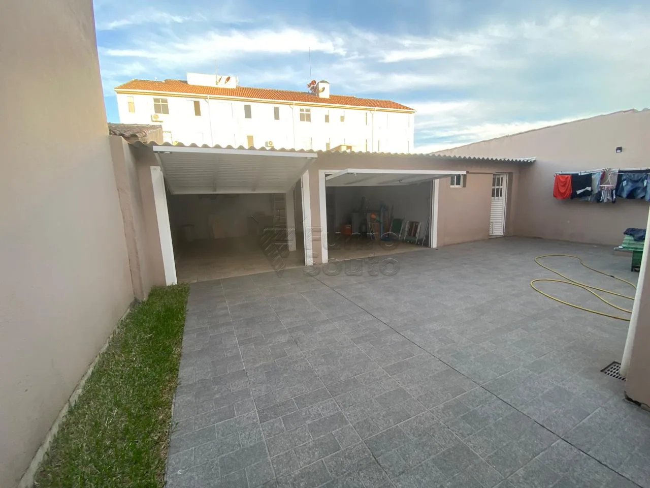 Comprar Casa / Padr&atilde;o em Pelotas R$ 851.200,00 - Foto 13