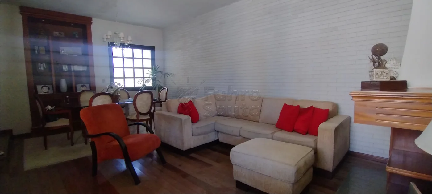 Comprar Casa / Padr&atilde;o em Pelotas R$ 1.290.000,00 - Foto 3