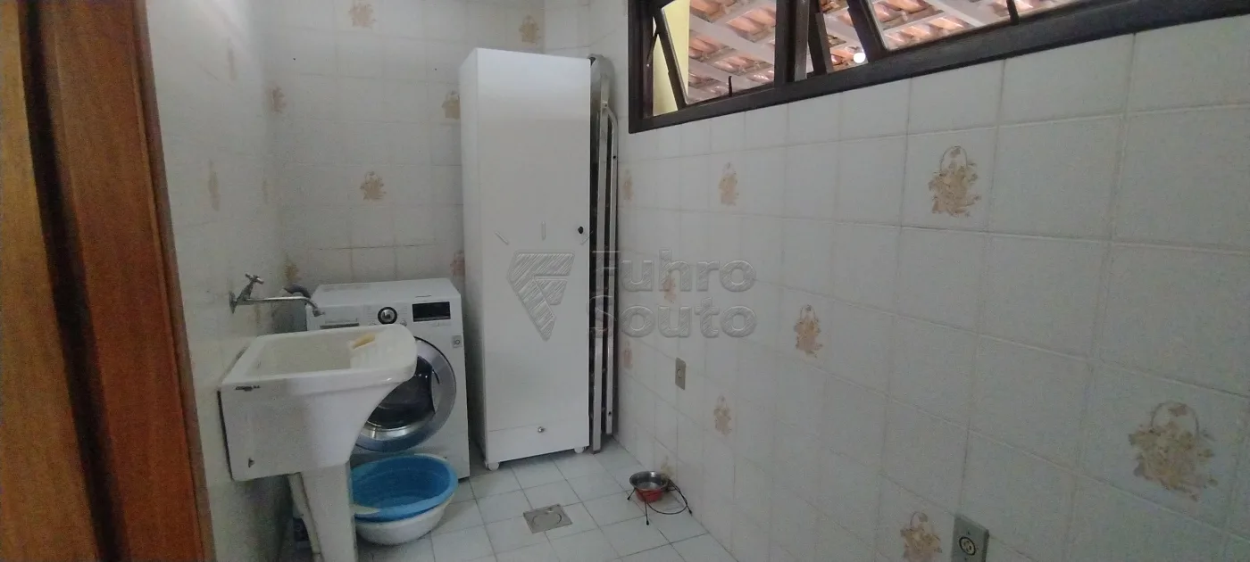 Comprar Casa / Padr&atilde;o em Pelotas R$ 1.290.000,00 - Foto 11