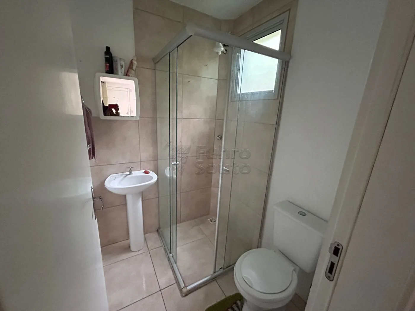 Comprar Apartamento / Padr&atilde;o em Pelotas R$ 170.000,00 - Foto 6