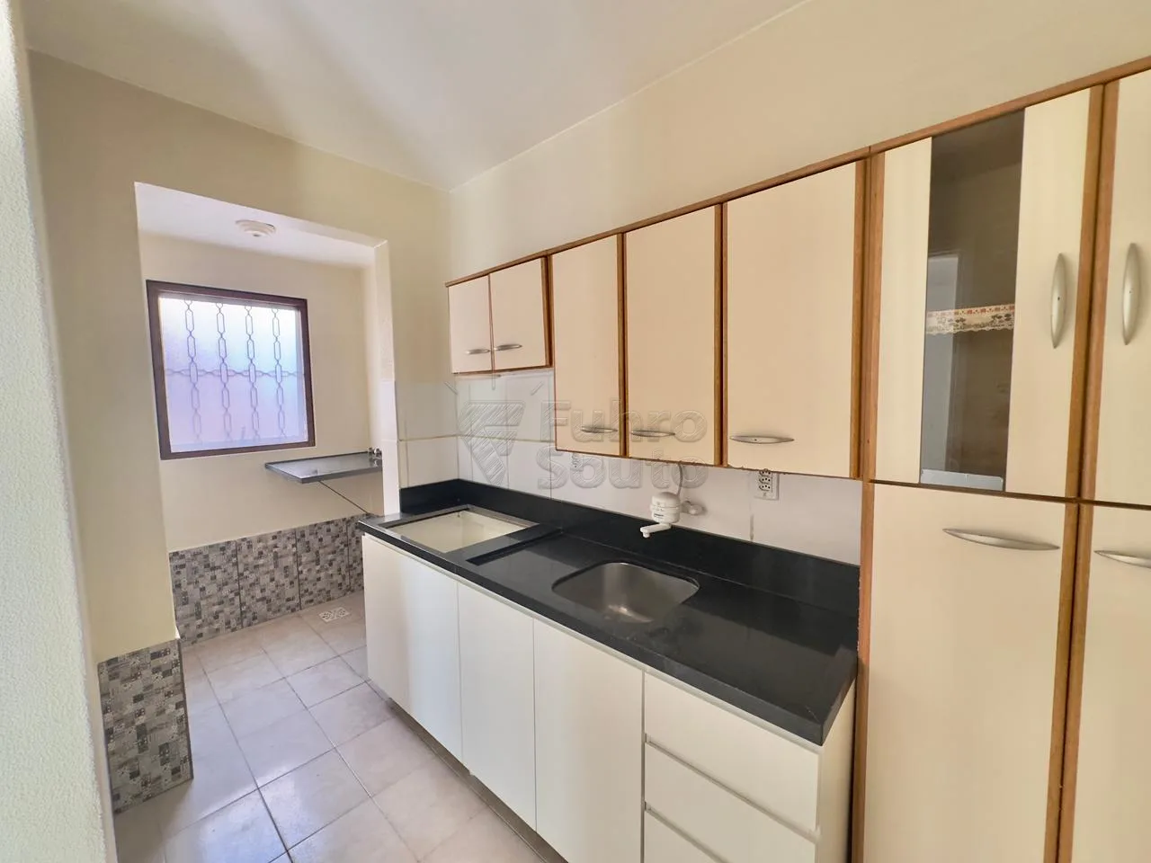 Comprar Apartamento / Padr&atilde;o em Pelotas R$ 170.240,00 - Foto 2
