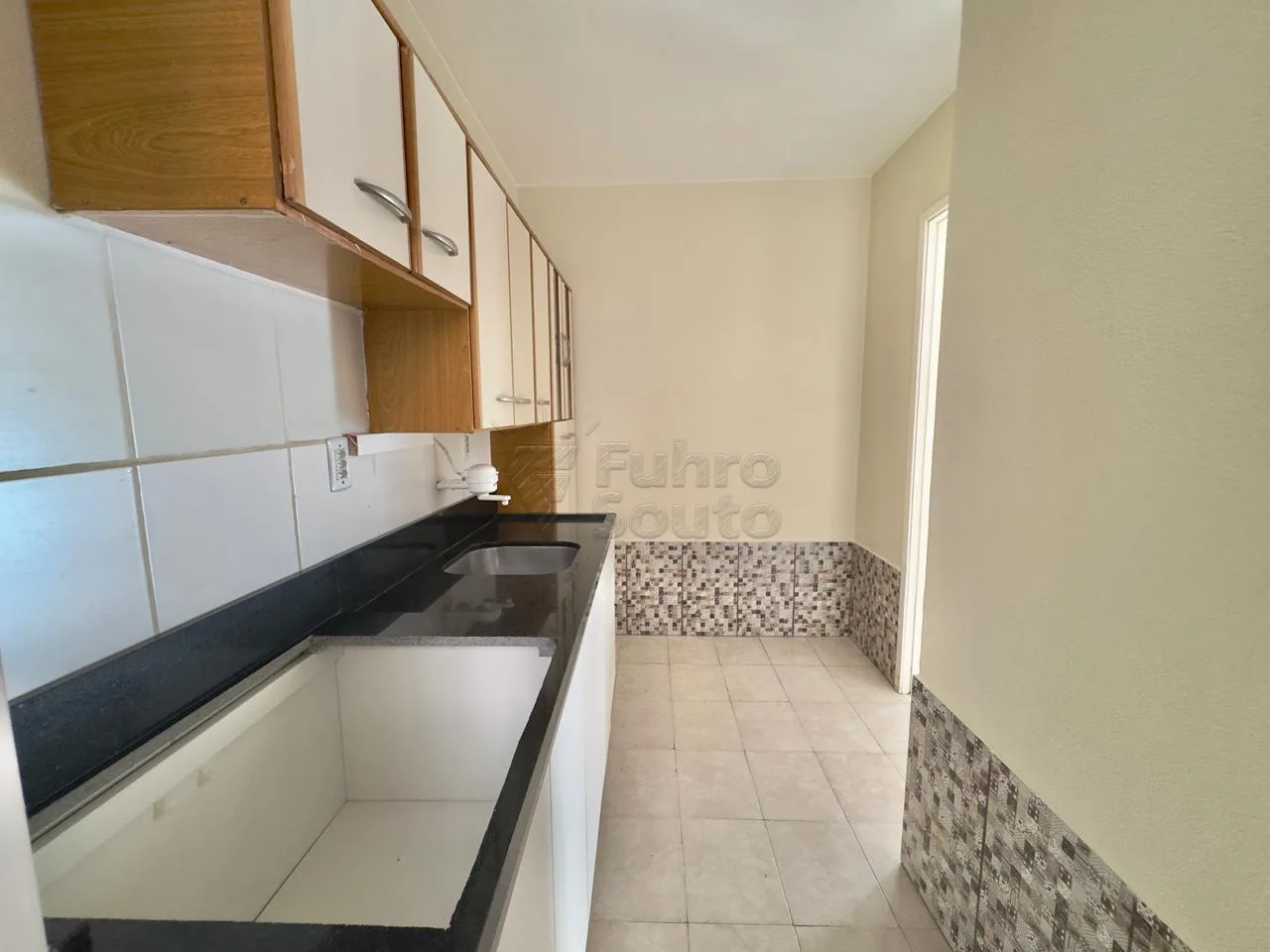 Comprar Apartamento / Padr&atilde;o em Pelotas R$ 170.240,00 - Foto 3
