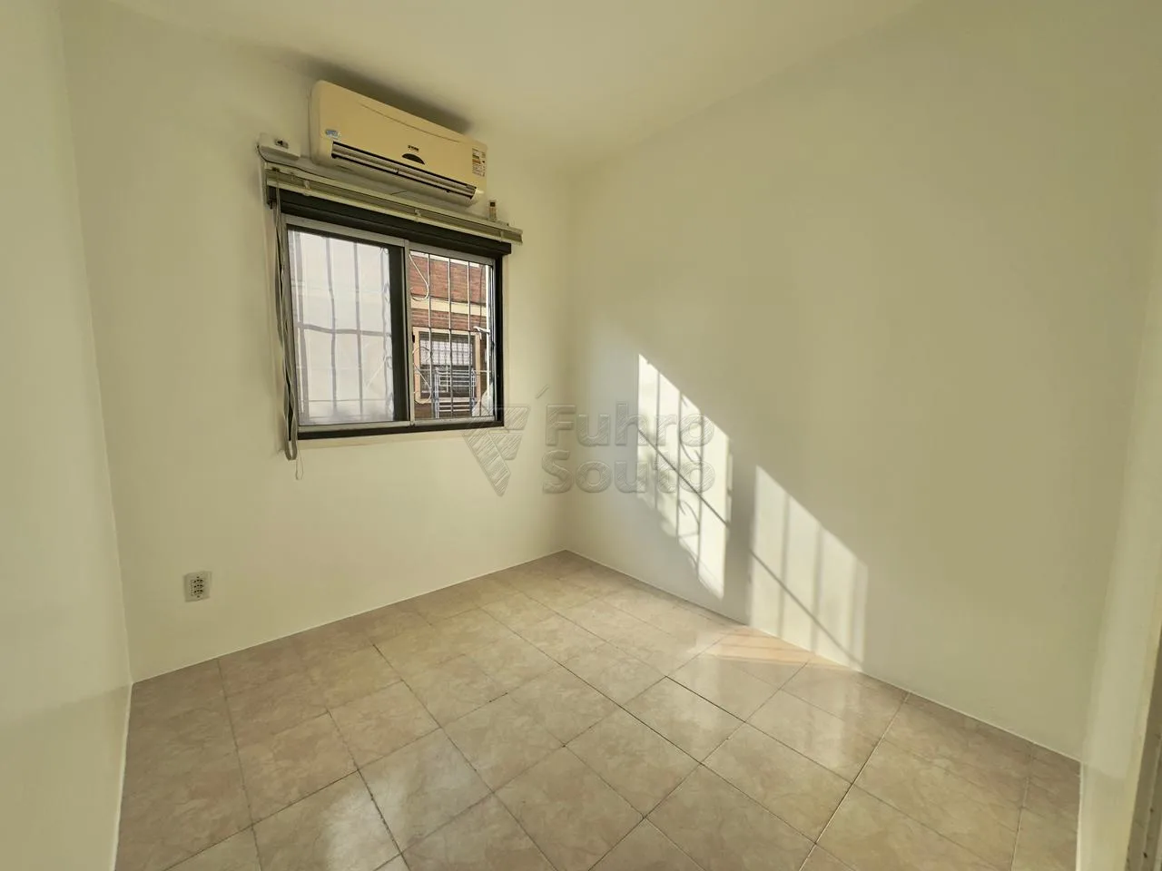 Comprar Apartamento / Padr&atilde;o em Pelotas R$ 170.240,00 - Foto 4