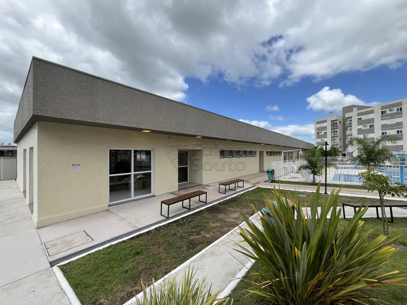 Comprar Apartamento / Padr&atilde;o em Pelotas R$ 249.900,00 - Foto 10