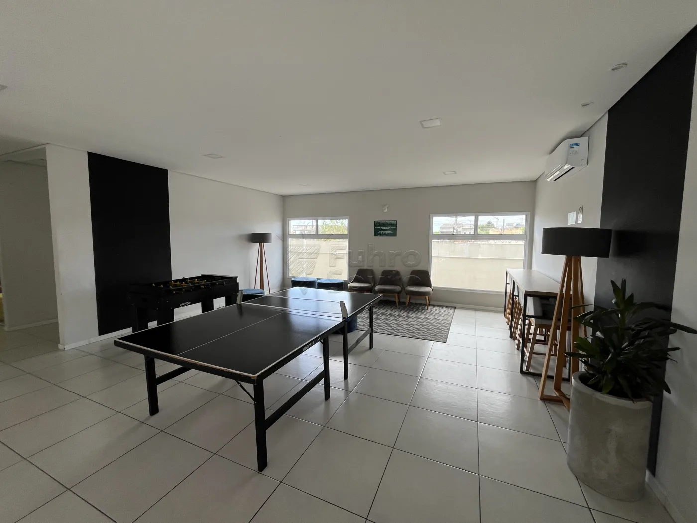 Comprar Apartamento / Padr&atilde;o em Pelotas R$ 249.900,00 - Foto 13