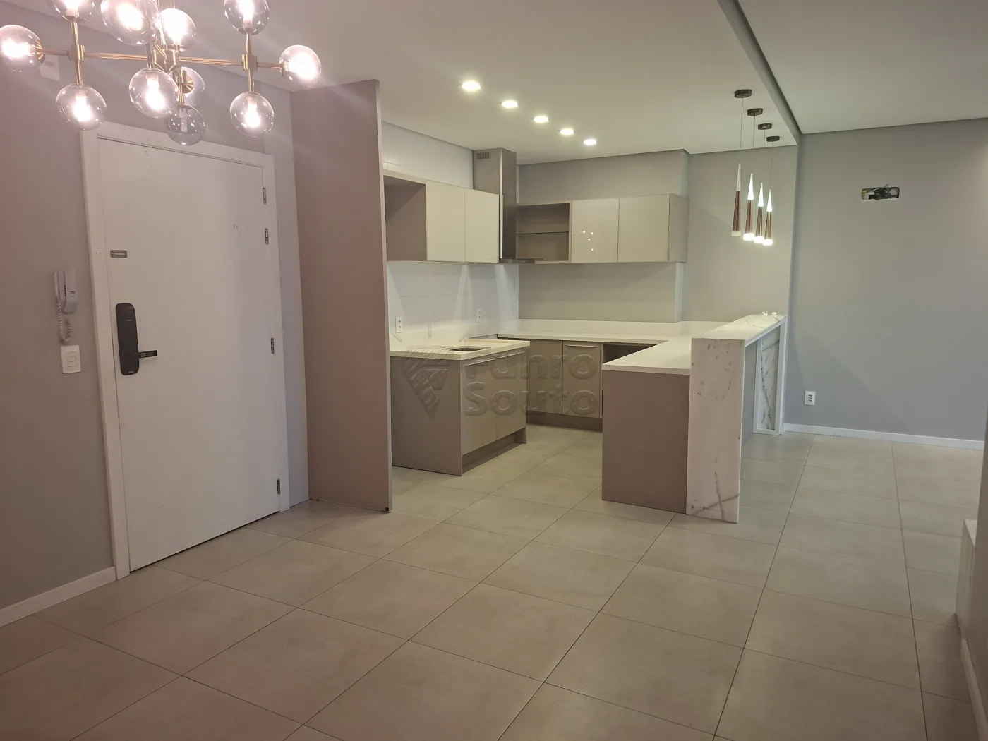 Comprar Apartamento / Padr&atilde;o em Pelotas R$ 958.000,00 - Foto 1