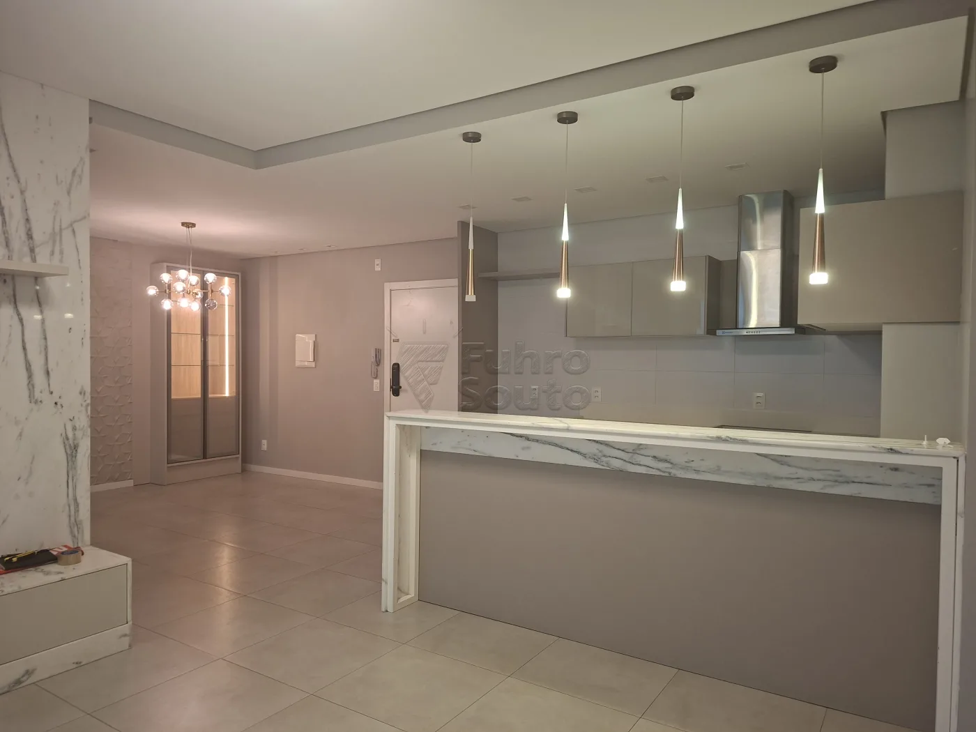 Comprar Apartamento / Padr&atilde;o em Pelotas R$ 958.000,00 - Foto 2