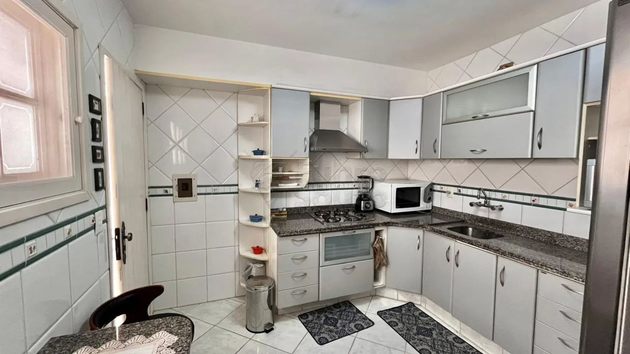 Comprar Casa / Padr&atilde;o em Pelotas R$ 1.000.000,00 - Foto 5