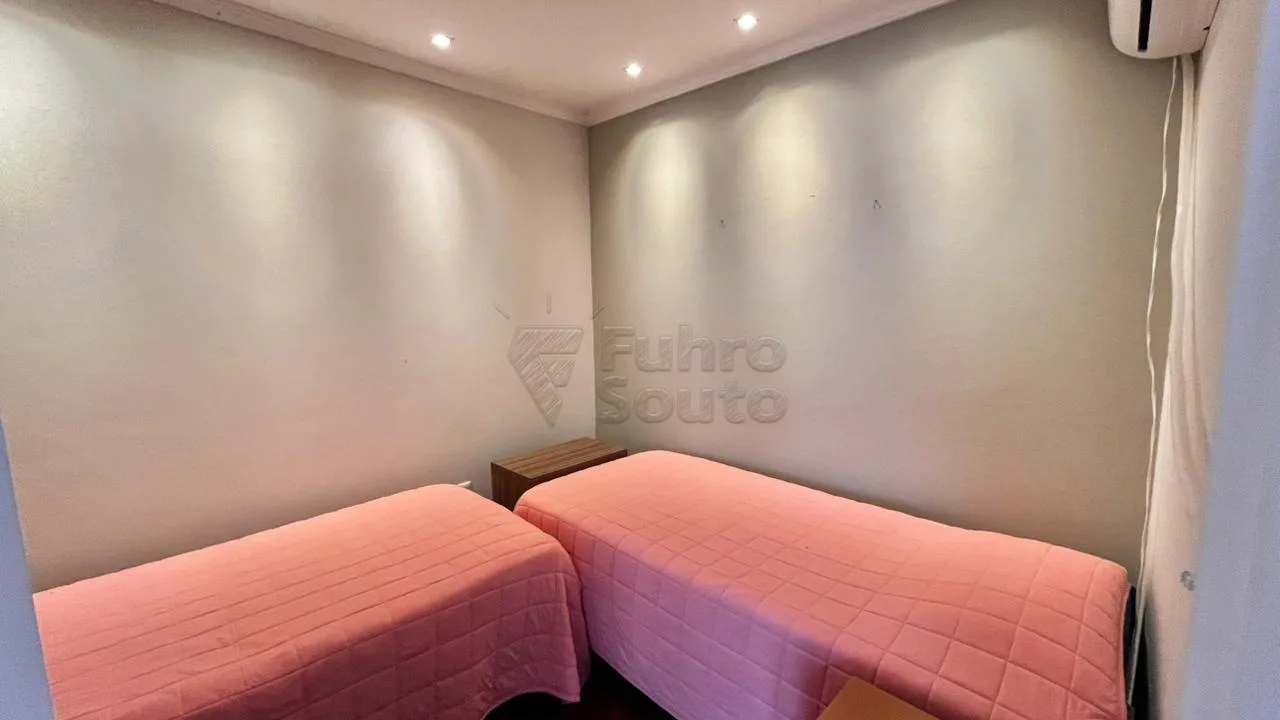 Comprar Casa / Padr&atilde;o em Pelotas R$ 1.000.000,00 - Foto 6