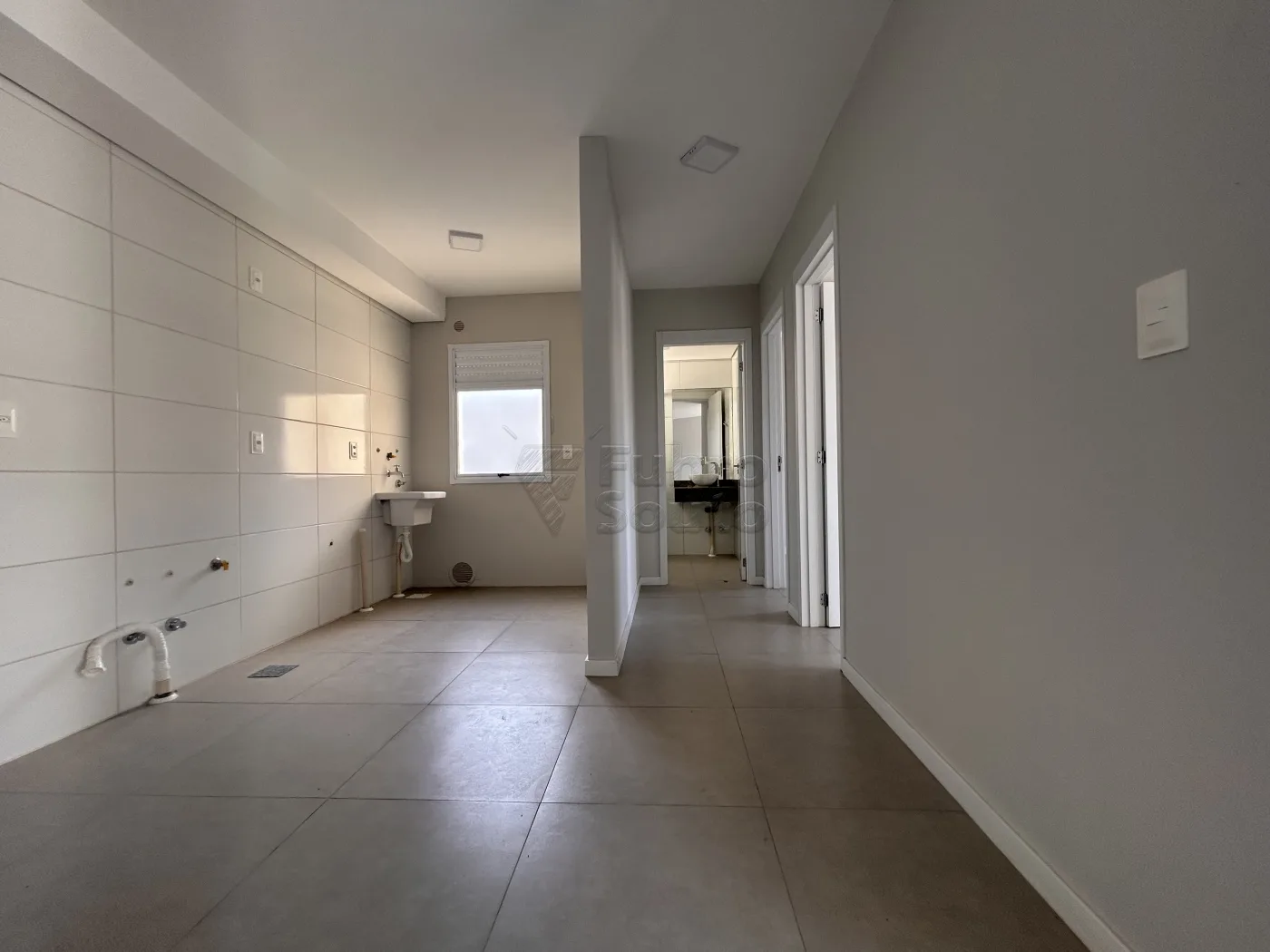 Comprar Apartamento / Padr&atilde;o em Pelotas R$ 240.000,00 - Foto 3