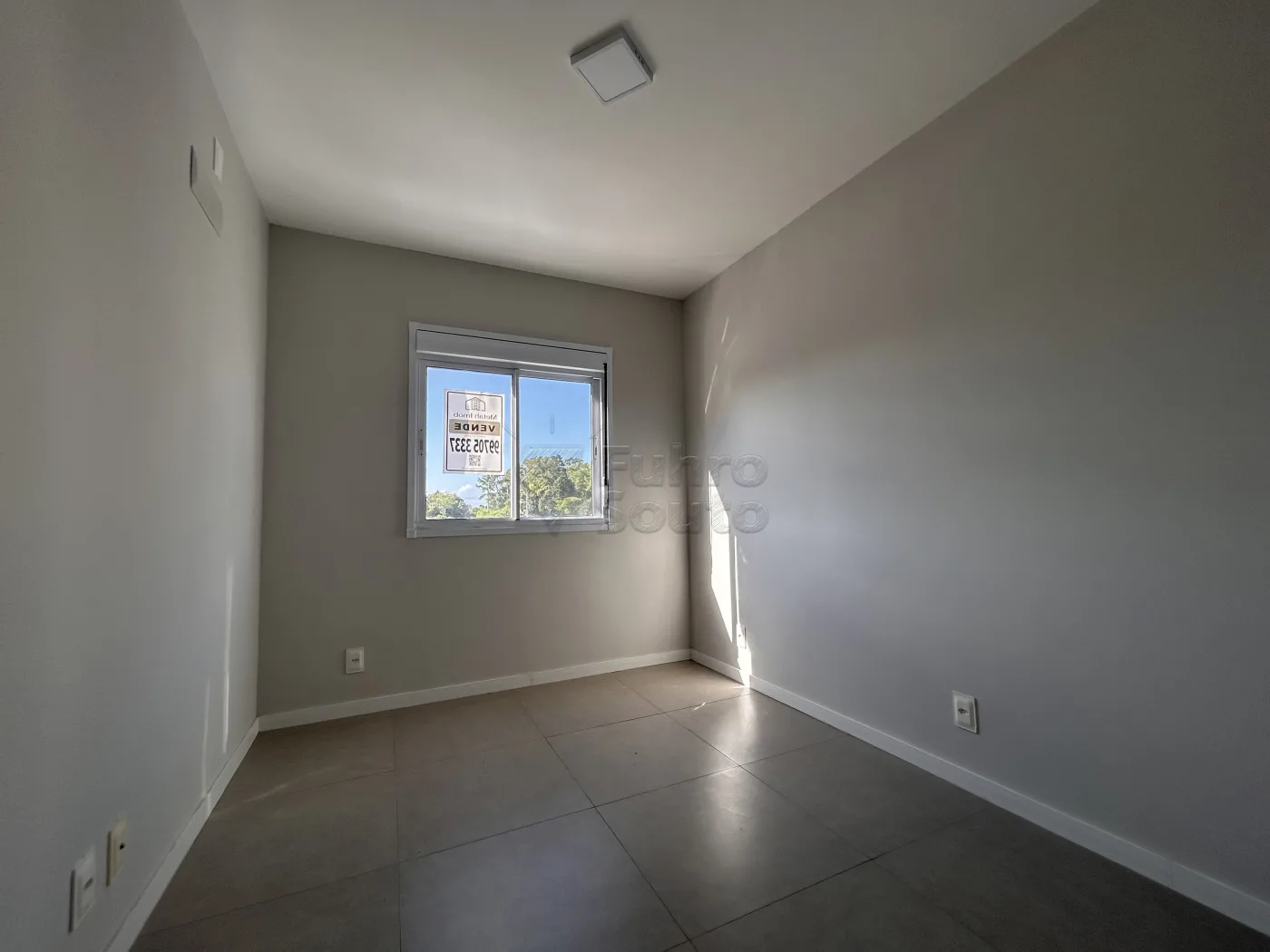 Comprar Apartamento / Padr&atilde;o em Pelotas R$ 240.000,00 - Foto 6