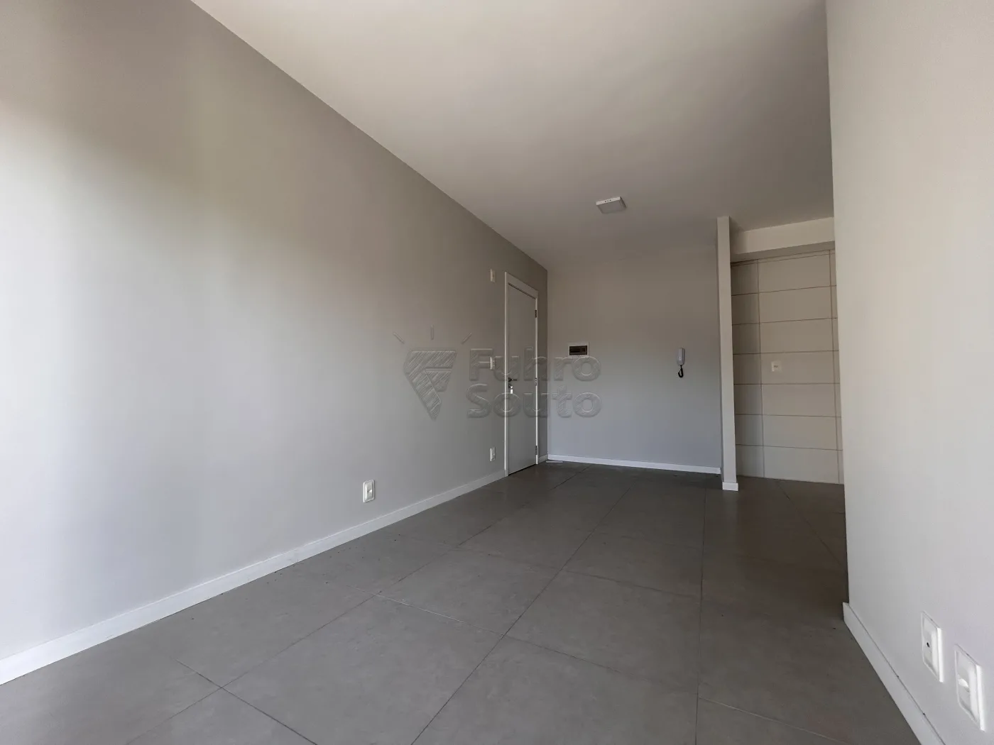 Comprar Apartamento / Padr&atilde;o em Pelotas R$ 240.000,00 - Foto 8